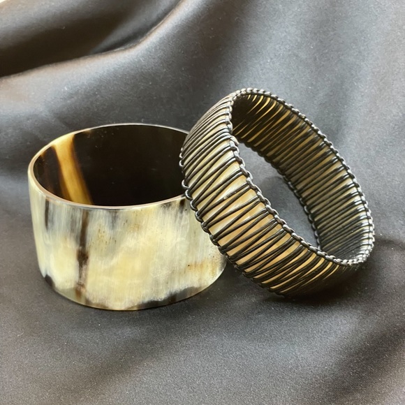 JW ANDERSON Lucite Black & Gold Bangle Bracelet / Armlet RARE - Picture 2 of 5